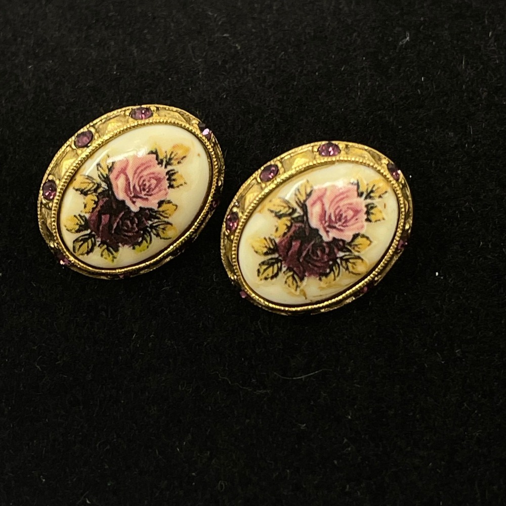 Vintage Floral Oval Stud Earrings Gold Tone Purple Rhinestone Cottagecore Rose